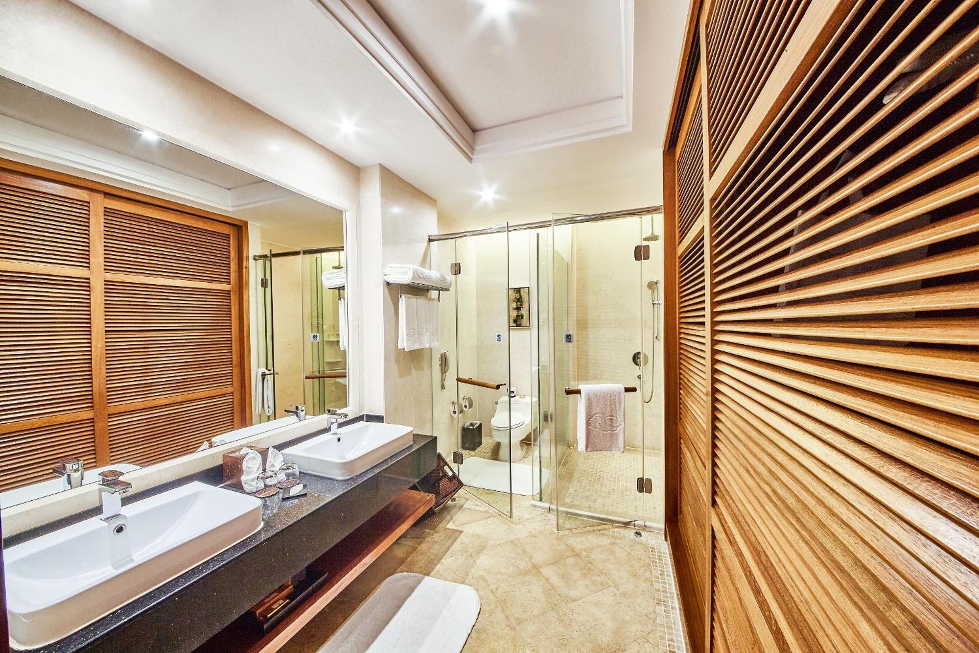 Ocean Sonic Resort Sanya Buitenkant foto